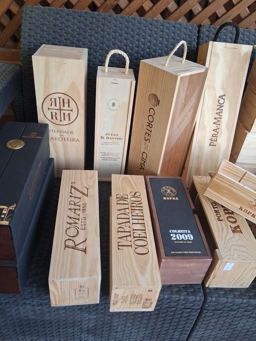 Caixas de vinho em madeira