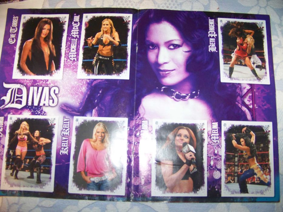 coleções de wrestling - caderneta Wrivals e jogo de cartas payback