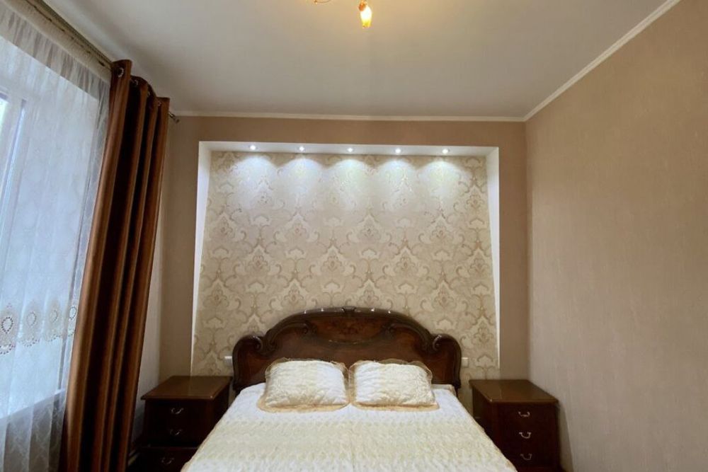 Здається чудова 4 кімнатна квартира в центрі міста.