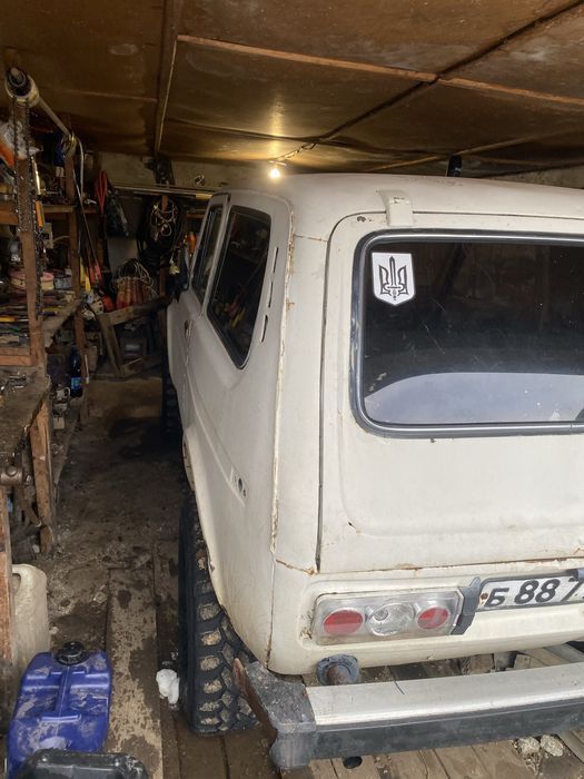 Продам ниву 2121