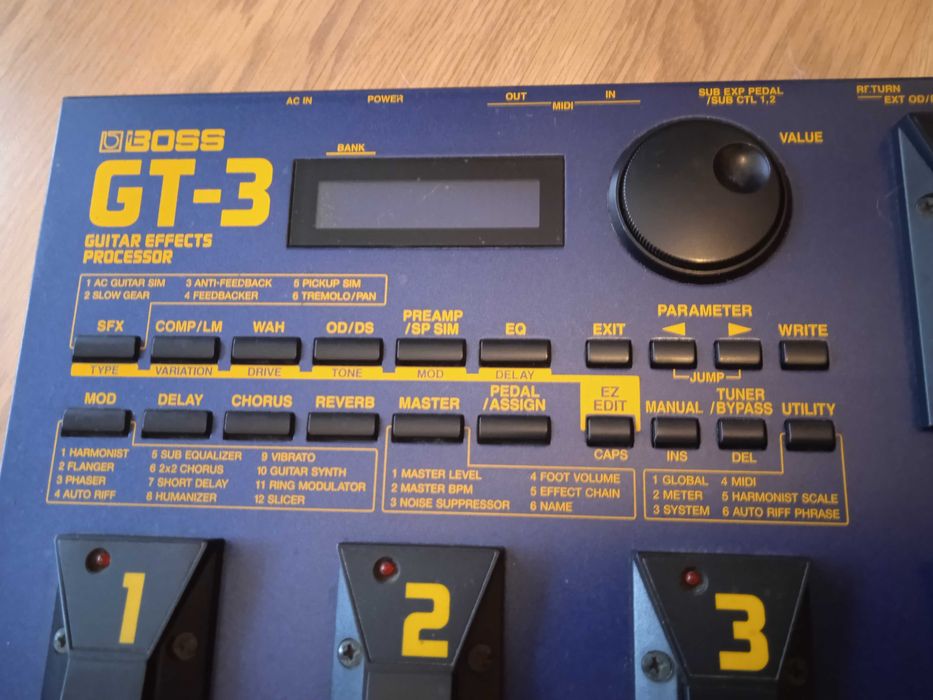 Multiefekt gitarowy BOSS GT 3 COSM