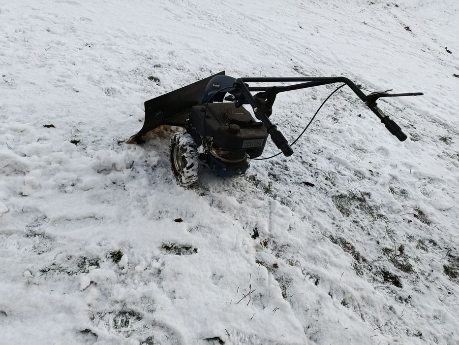 Pług do śniegu odsnieżarka