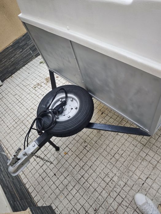 Atrelado como novo