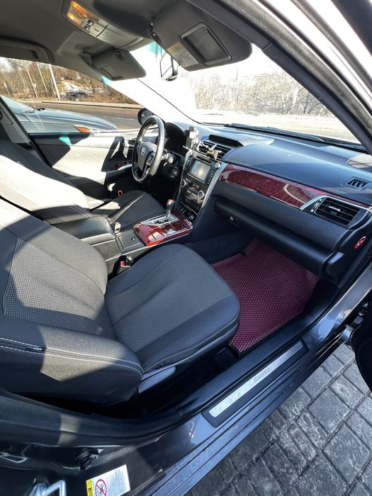 Офіційна Toyota Camry 2.5 бензин