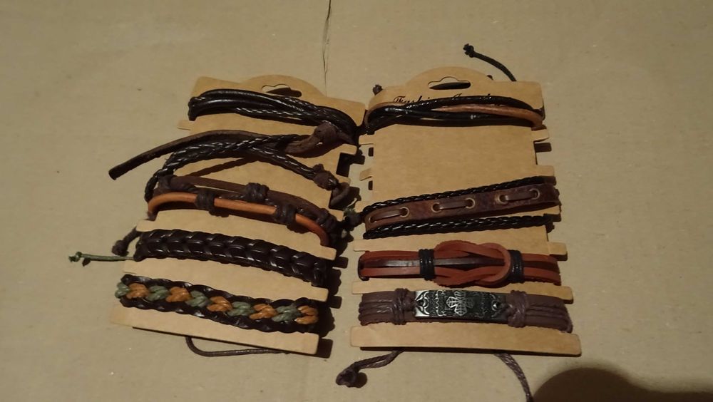 Pulseiras couro - vários modelos (novas)
