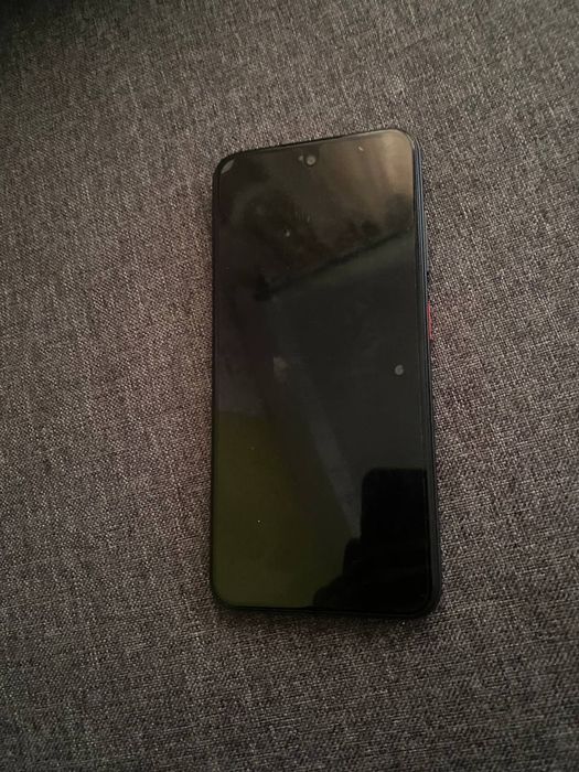 nubia v70 Design