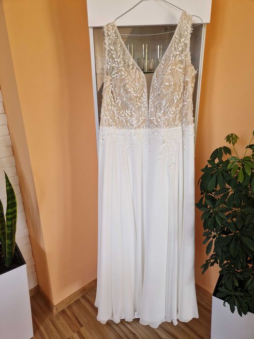 Suknia slubna ciążowa