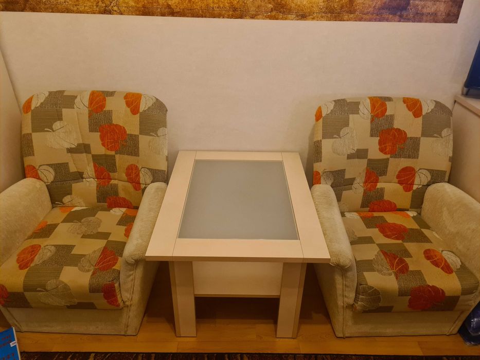 fotele i ława do małego pokoju