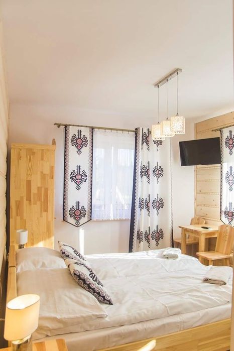 Pokoje i Apartamenty Góralskie Spanie obok Chochołowskich Term Witów