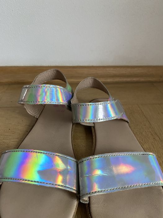 Sandały H&M holograficzne r. 31