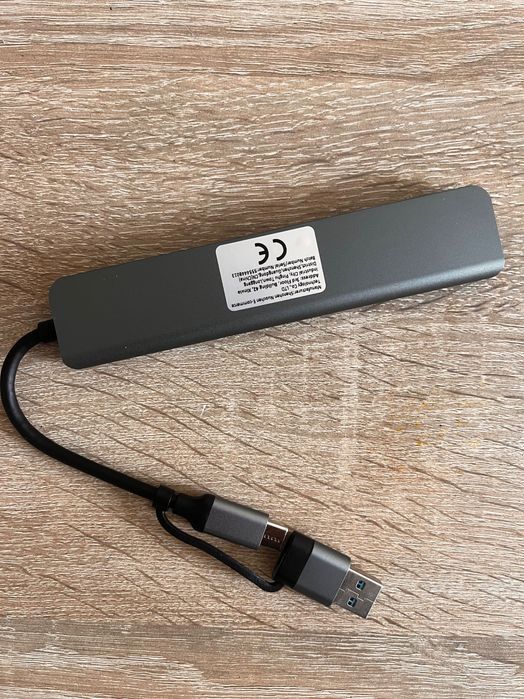 USB-хаб 8-в-1 з USB 3.0, Type-C, SD/TF та 3.5мм аудіо