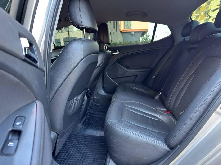 Автомобіль KIA Optima