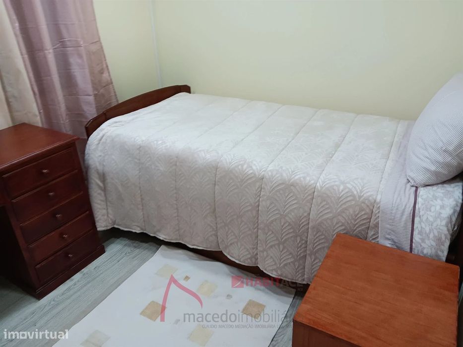 Quarto para Alugar em Apartamento Familiar Aconchegante