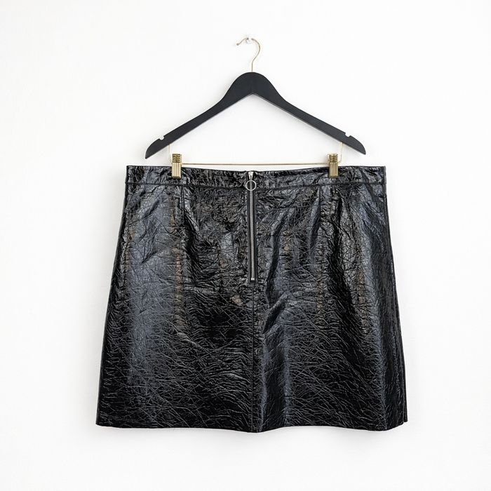 Spódnica mini czarna sztuczna skóra | suwakz przodu |48 | impreza