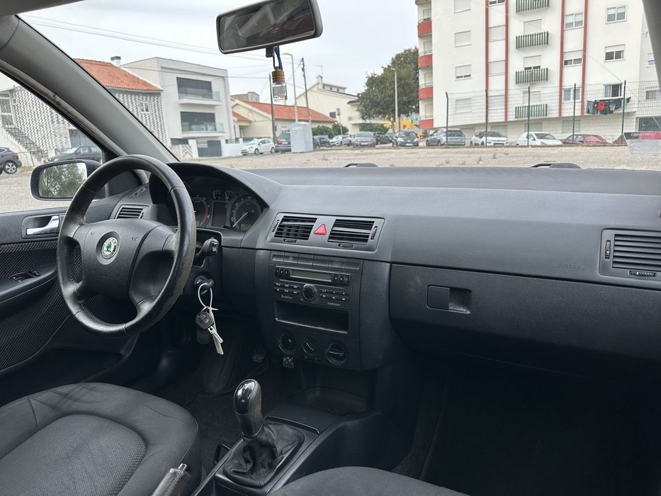 Skoda Fabia 1.2. HTP 75 Mil quilómetros