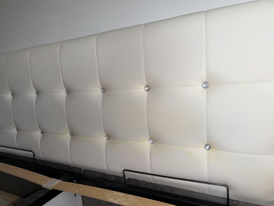 Łóżko tapicerowna 180x200 cm