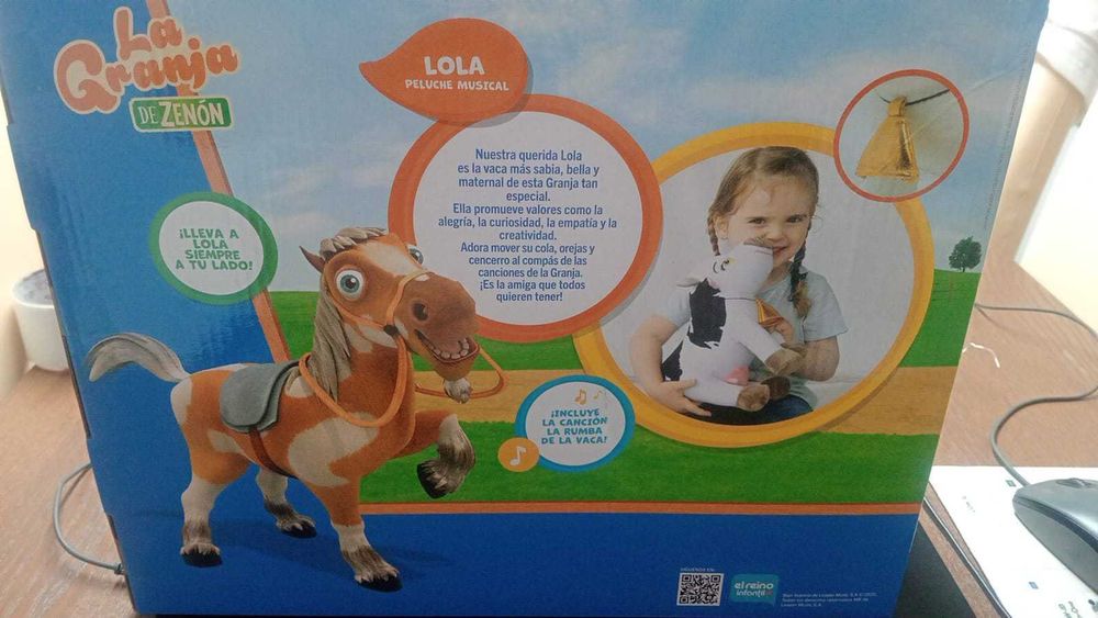 Peluche Musical Vaca Lola La Granja de Zenon Bandai