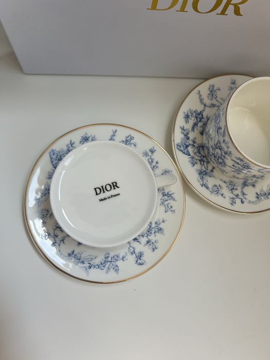 Уцінка‼️Набір посуду dior (дві чашки та два блюдця)