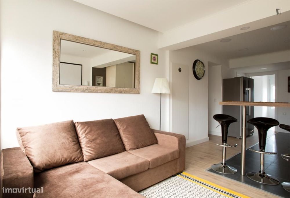 Quarto - localizado em Chelas Lisbon