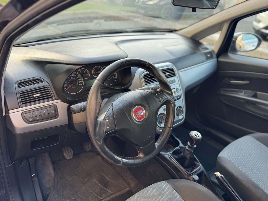 Fiat grande punto 1.2 gasolina com 190.000 mil km ano 2009/12 em bom estado geral.