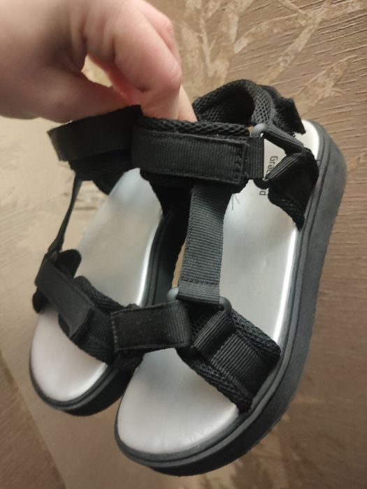 Босоніжки 31 р. На липучках