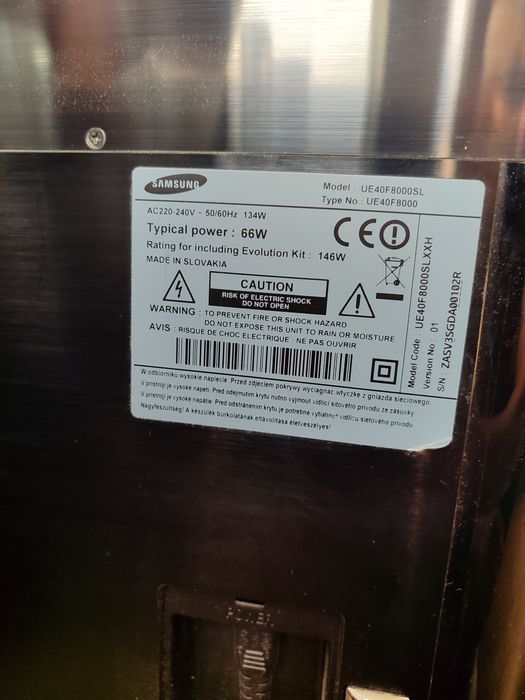 Продам телевизор на запчасти