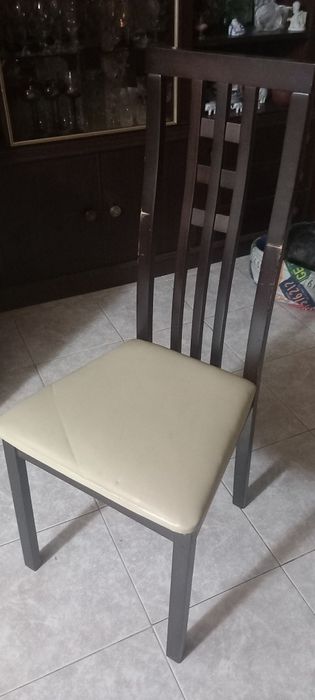 Cadeiras em bom estado