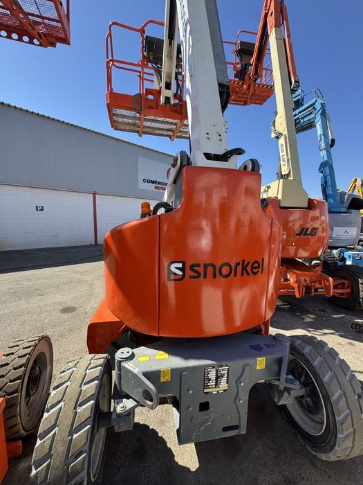 Plataforma articulada elevatoria Eletrica Snorkel A46JE  (16mt)
