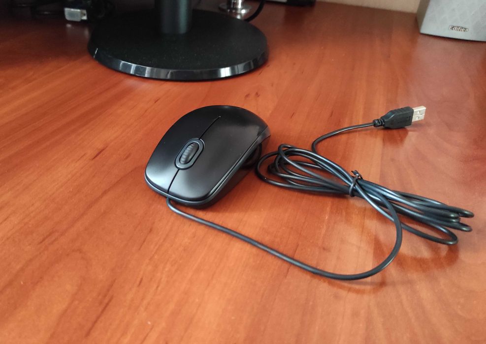 Мышь Logitech B100 USB Black (в идеале)