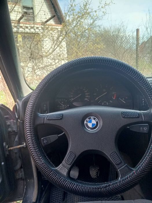 Продам BMW 525 срочно