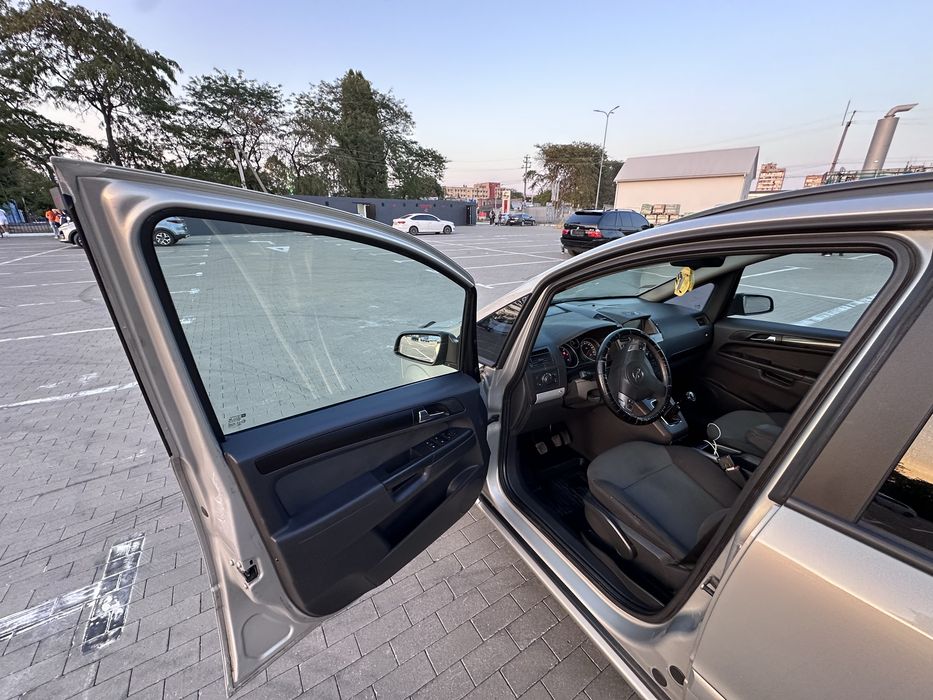 Продам Opel Zafira 1.9 турбо дизель