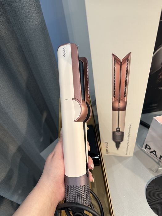 Dyson Airstrait original