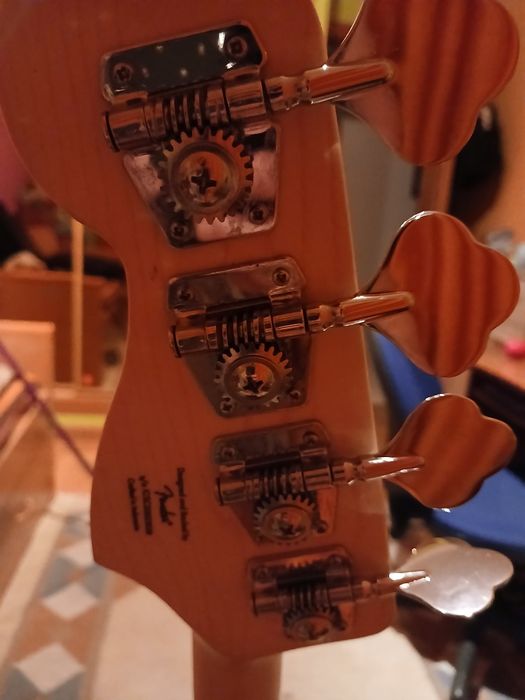 Baixo Squier Jazz Bass
