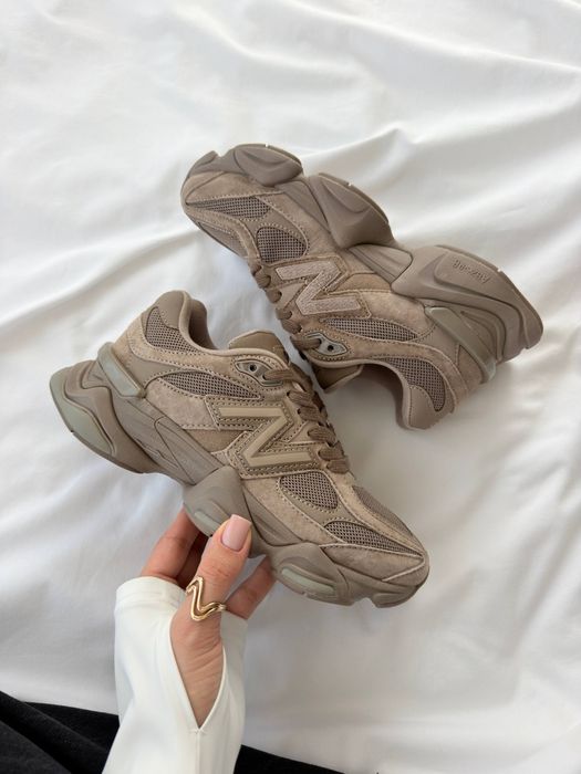 New Balance 9060 brown r39