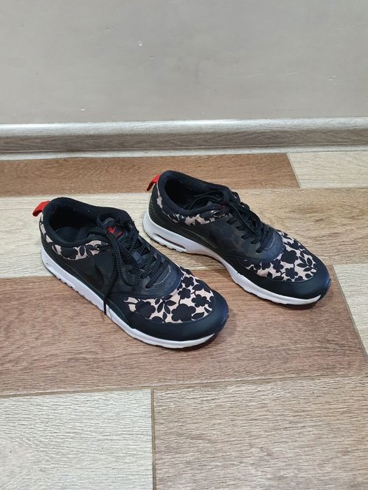 Кроссовки Nike женские 38р оригинал!