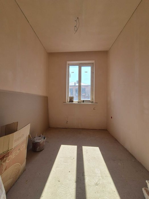 Продається 4к багаторівнева квартира вул.Краснодарська 3