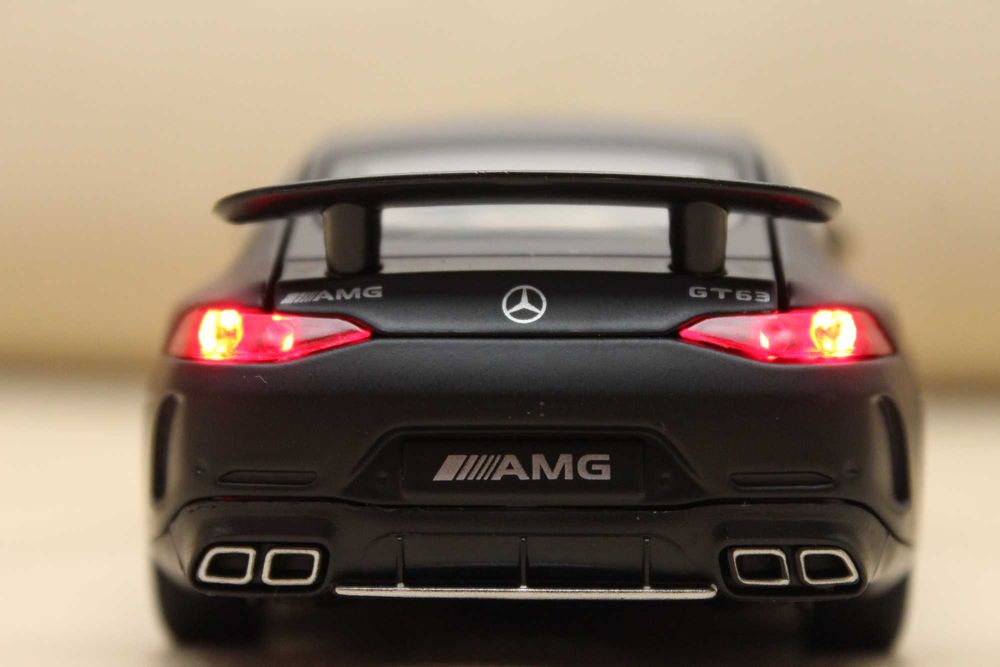 Model samochodu jak Mercedes AMG GT 1:32 światła dźwięk otwierany
