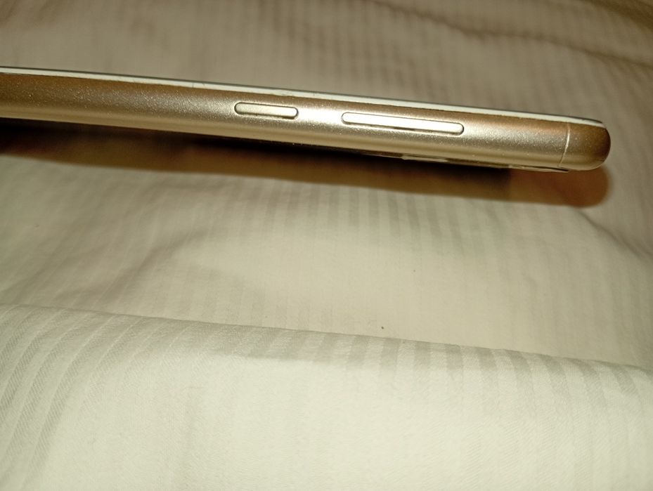 Vendo *Huawei Y9 2018*, modelo FLvA-LX2, em bom estado de funcionamento
