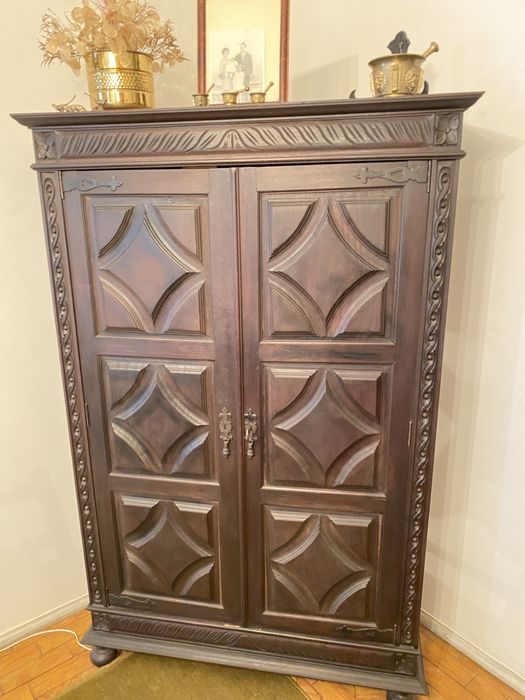 Armario Madeira maciça - Praleteiras