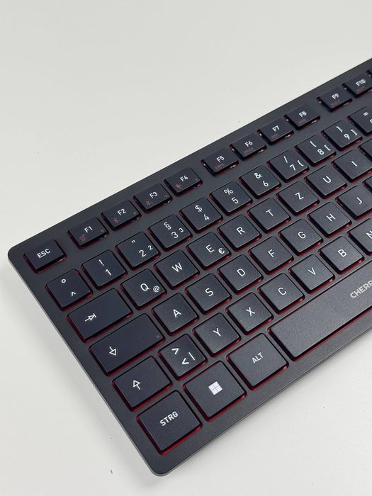 Бездротова компактна клавіатура Cherry KW 9200 Mini QWERTZ Black (мембранні клавіши, Bluetooth, USB-приймач, німецька розкладка)