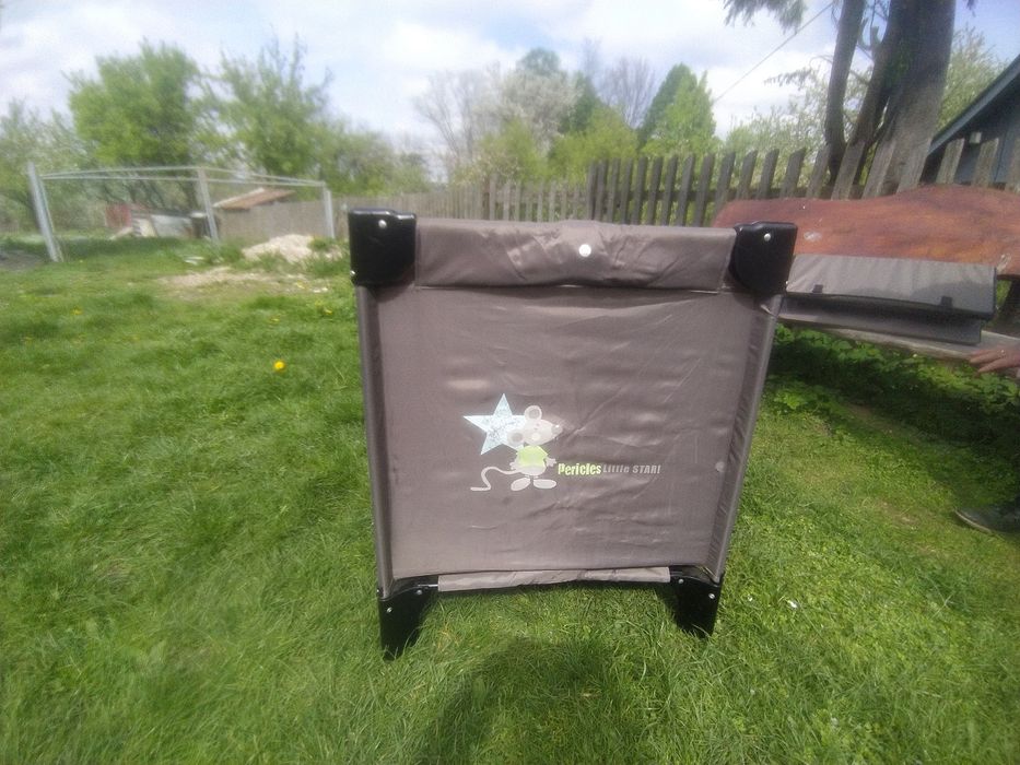 Продам манеж новий