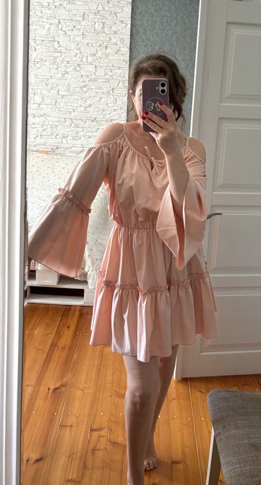 Платье женское персикового цвета