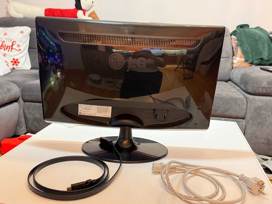 Monitor LG W2261VP-PF czarny FullHD