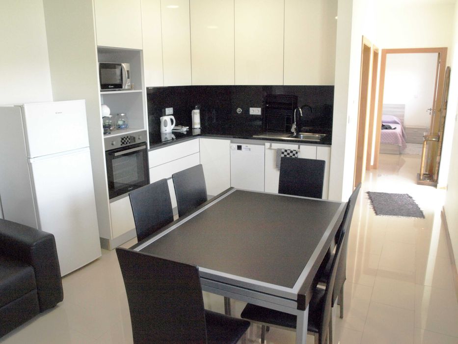 EPS49,casa V3 piso térreo,piscina e salão jogos.Grande espaço exterior