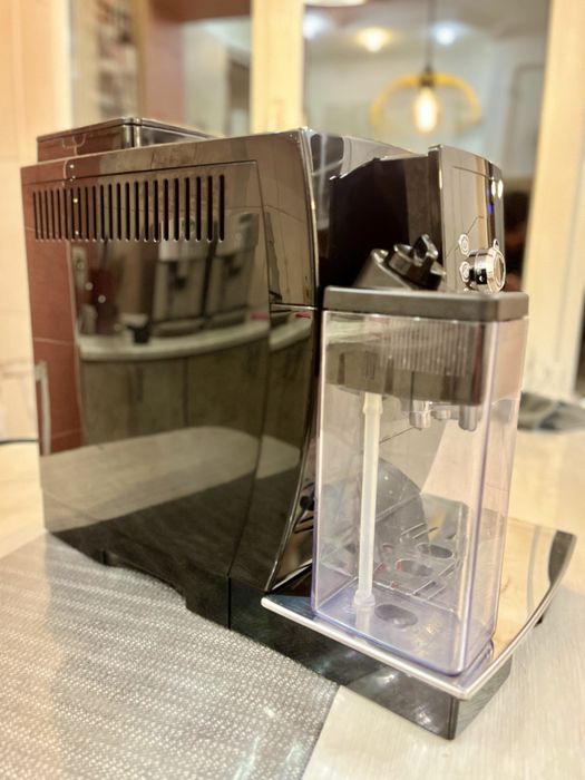 Автоматична кавоварка De'Longhi ECAM 23.260.B Cappuccino Smart.