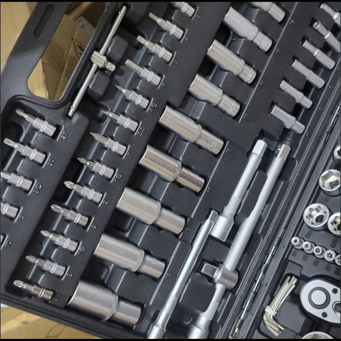 D63-Roquete chaves 172 peças de 1/2" e 1/4" e 3/8" Catraca  172 peças