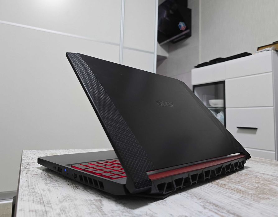 Acer Nitro 15.6 IPS (Core i5 9-Gen/Nvidia GTX 1050/16 DDR4/256GB+512GB