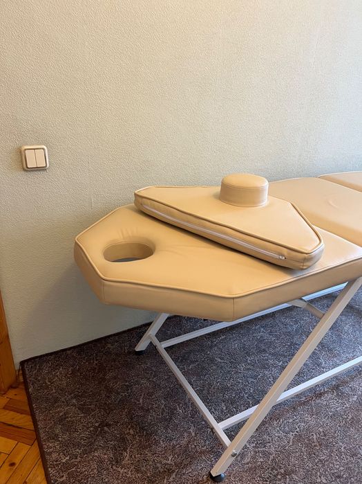 Косметологічний стіл