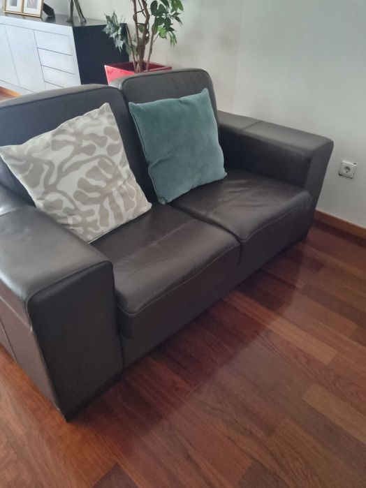 Grande conjunto de moveis e sofás para mobilar sala de visitas, sala de jantar, escritorio e cozinha