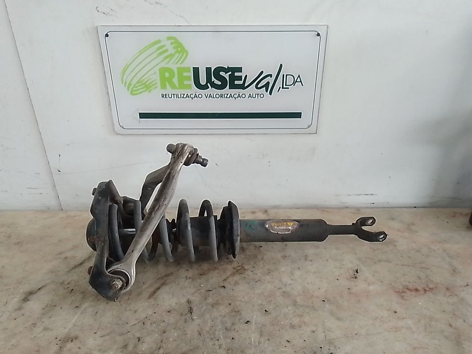 Suspensão frente esquerda VOLKSWAGEN Passat (3B3)